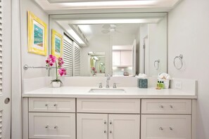 Apartamento (4 Bedrooms) | Baño | Ducha y artículos de higiene personal de diseño