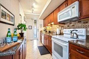 Microwave, oven, dishwasher, coffee/tea maker