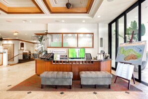 Condo (2 Bedrooms) | Entrada de la propiedad