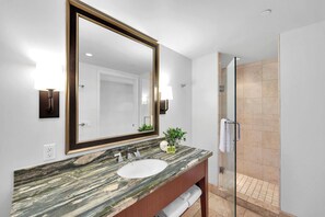 Condo (5 Bedrooms) | Bathroom
