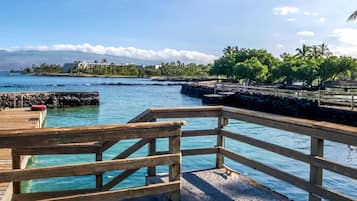 Condo (4 Bedrooms) | Beach
