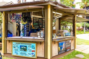 Condo (4 Bedrooms) | Property grounds - Kaanapali Shores Collection by KBM - 2 Units in same building (258/260) (Kaanapali)