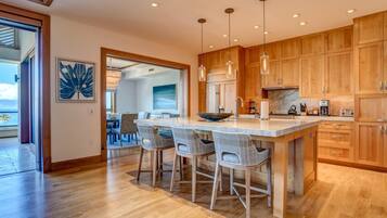 Lejlighed (6 Bedrooms) | Privat køkken | Mikrobølgeovn, ovn, opvaskemaskine, kaffe-/temaskine