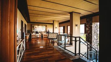 Condo (6 Bedrooms) | Servicio de la propiedad