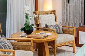 Apartment (6 Bedrooms) | Wohnzimmer