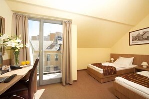 Cots/infant beds - Erzsébet Királyné Szálloda (Godollo)