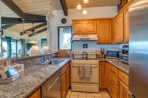 Condo (4 Bedrooms) | Private kitchen