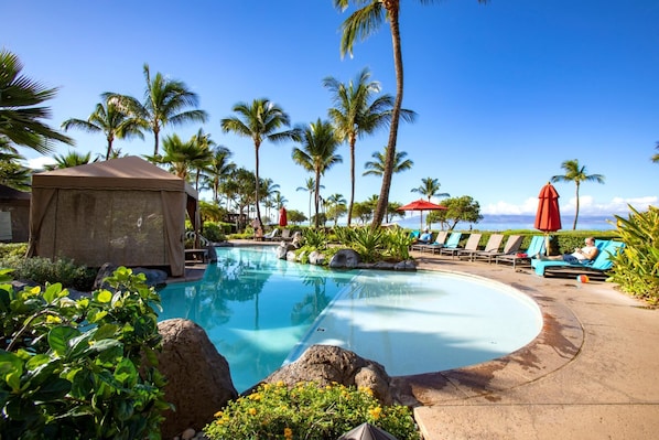 Appart'hôtel (3 Bedrooms) | Piscine | Piscine extérieure
