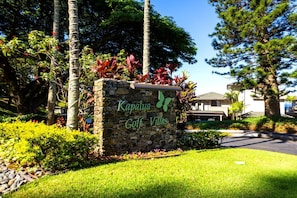 Condo (2 Bedrooms) | Property entrance