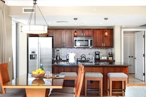 Condo (5 Bedrooms) | Private kitchen