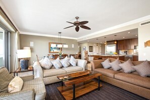 Apartment (6 Bedrooms) | Wohnzimmer