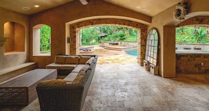 Elegant Villa Retreat Pool Garden Alfresco Lounge