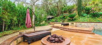 Elegant Villa Retreat Pool Garden Alfresco Lounge