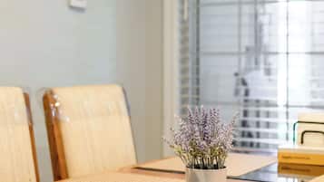 House, Multiple Beds, Patio, Garden View (1477 Ontario) | Dining