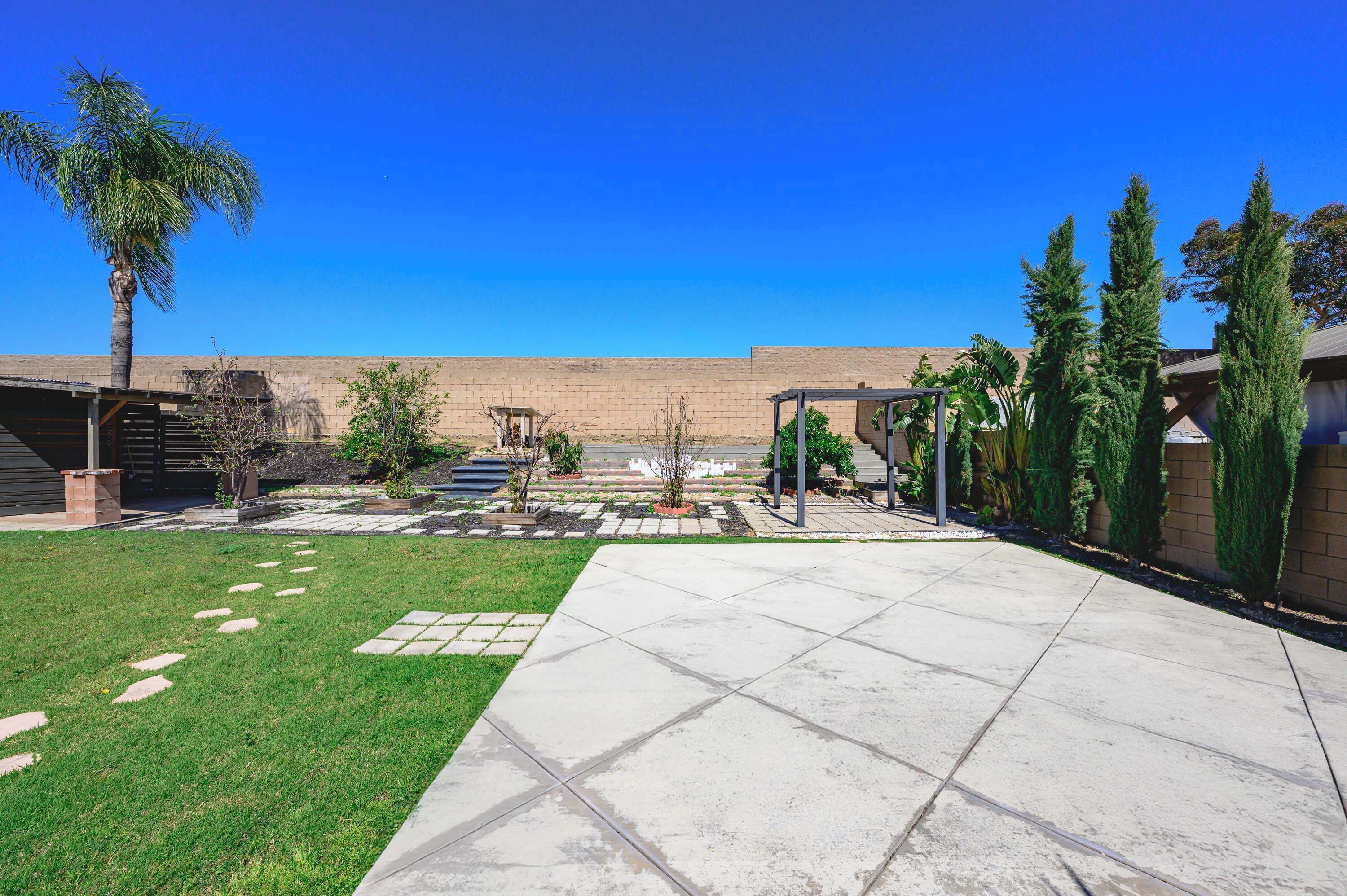 المنطقة المحيطة بالمنشأة