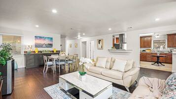 House, Multiple Beds, Patio, Garden View (481-2 Pasadena) | Living area | 42-inch flat-screen TV with digital channels