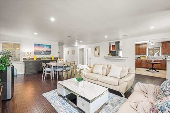 Spacious Retreat w Large Kitchen & Outdoor Patio