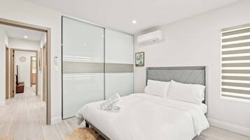 Casa, várias camas, varanda, vista para o jardim (325 West Covina) | 3 quartos, individualmente decorados, individualmente mobiliados