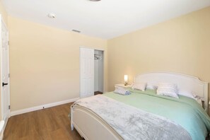 House, Multiple Beds, Patio, Pool View (1734 Hacienda Height)