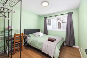 House, Multiple Beds, Patio, Pool View (1734 Hacienda Height)