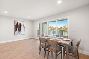 Apartment, Multiple Beds, Patio (25-2 Irvine) | Dining
