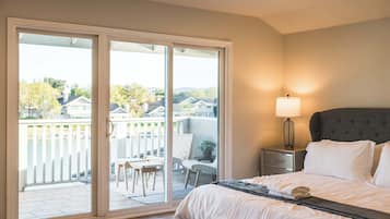 4 bedrooms, individually decorated, individually furnished