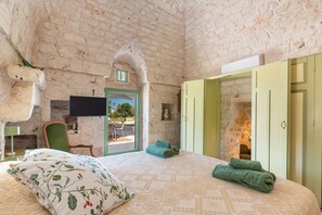 3 bedrooms, iron/ironing board, WiFi