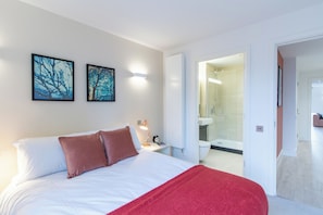 Studio, Non Smoking | Blackout drapes, free WiFi, bed sheets - Student Only Spring Mews (London)