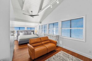 3 chambres, coffres-forts dans les chambres, bureau