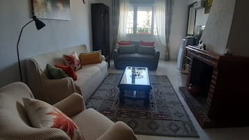 Tv, pejs, bøger