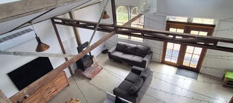 Luxury Barn Stay with Mt Macedon Views