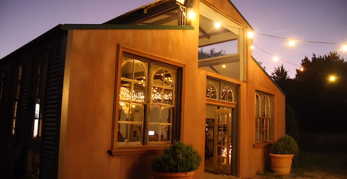 Luxury Barn Stay with Mt Macedon Views