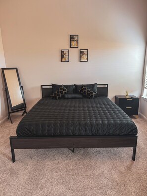 3 bedrooms, iron/ironing board, WiFi, bed sheets - VIP Lounge- Luxe+ Private Sauna (Cypress)