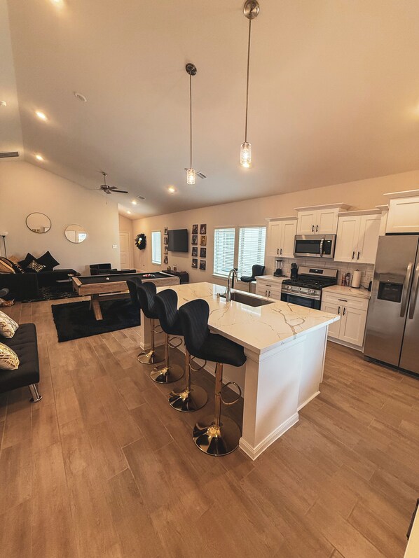 Microwave, oven, stovetop, dishwasher