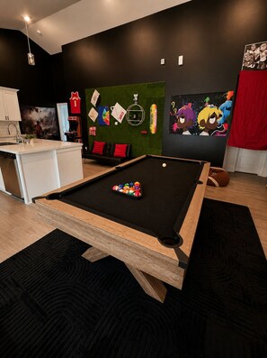 Games room - Hypebeast VIP Lounge w/ Private Sauna- Event Space (Cypress)
