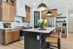 電子レンジ、オーブン、コンロ、食器洗い機