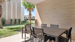 Townhome, Multiple Beds, Hot Tub (3115RW MVV) | Outdoor dining - Sophisticated Family Villa Spacious 4br, Prime Disney Area Location! (Kissimmee)