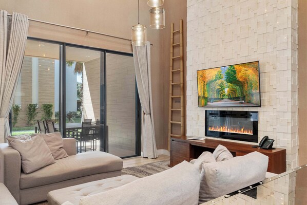 Pientalo, useita sänkyjä, poreamme (3115RW MVV) | Oleskelualue