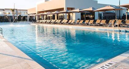 Chic Disney Villa Stunning Patio, Resort Amenities & Minutes From Parks