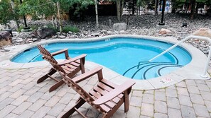 Beheizter Pool