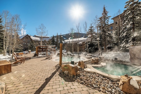 Pool. Top-Floor Ski-In/Ski-Out Copper Mountain Condo | Hot Tubs + 3 Min to Lift