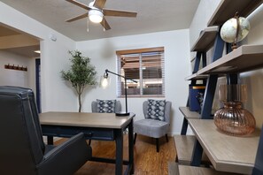 Interior - Charming 2-bedroom 2-bath townhome in central Tucson (Tucson)