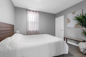 3 bedrooms, WiFi, bed sheets - Spacious 3BDs - Close to Wineries, Brock & Falls! (Thorold)