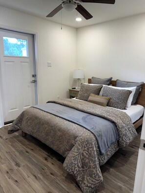 3 Schlafzimmer, Schreibtisch, Bügeleisen/Bügelbrett, kostenloses WLAN