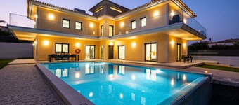Villa w/ heatable pool & BBQ in Albufeira							