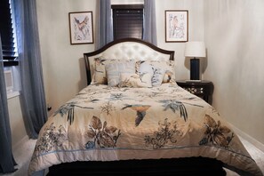 2 bedrooms, in-room safe, iron/ironing board, free WiFi