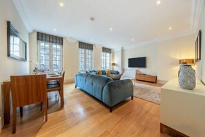 Unclassified image, 5 of 7, button - Mayfair Boutique Residences (London)