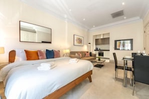 Cribs/infant beds - Mayfair Boutique Residences (London)