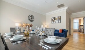Dining - Mayfair Boutique Residences (London)