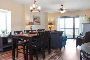 公寓客房, 多張床 (Club at Mexico Beach 1A) | 客廳